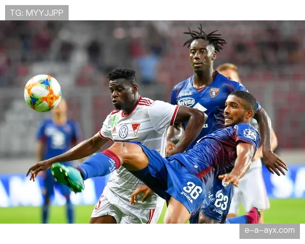 布雷默都灵时代：传奇后卫铸就辉煌岁月，经典表现再引关注