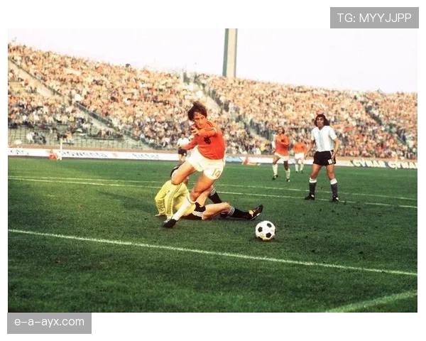 克鲁伊夫足球美学：重塑现代足球的艺术与哲学