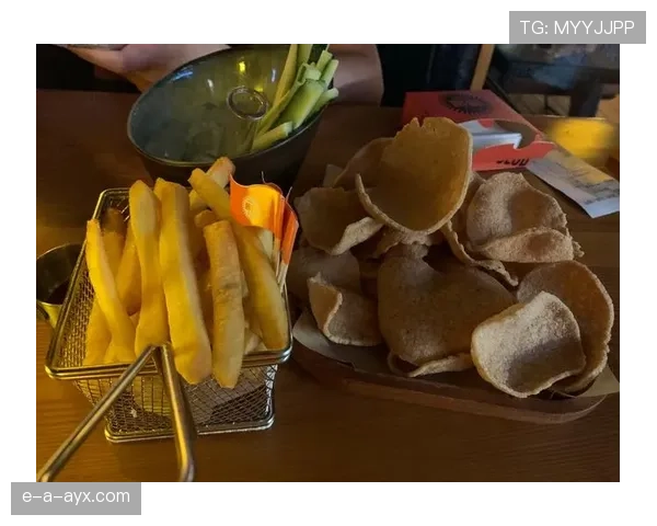 莫德里奇家冰箱里只放蛋白粉和冰水，连瓶可乐都找不到